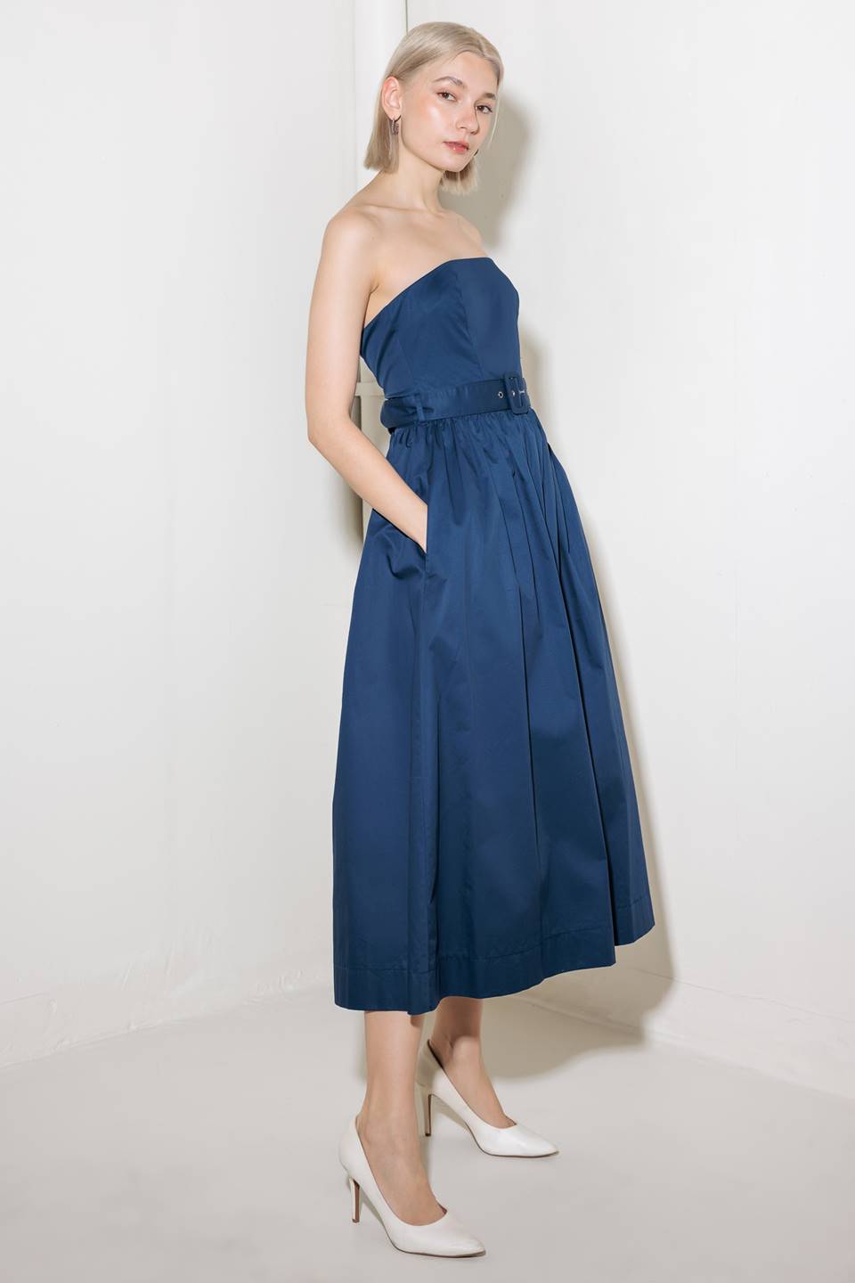ENDLESSLY CHARMING WOVEN MIDI DRESS Flying Tomato